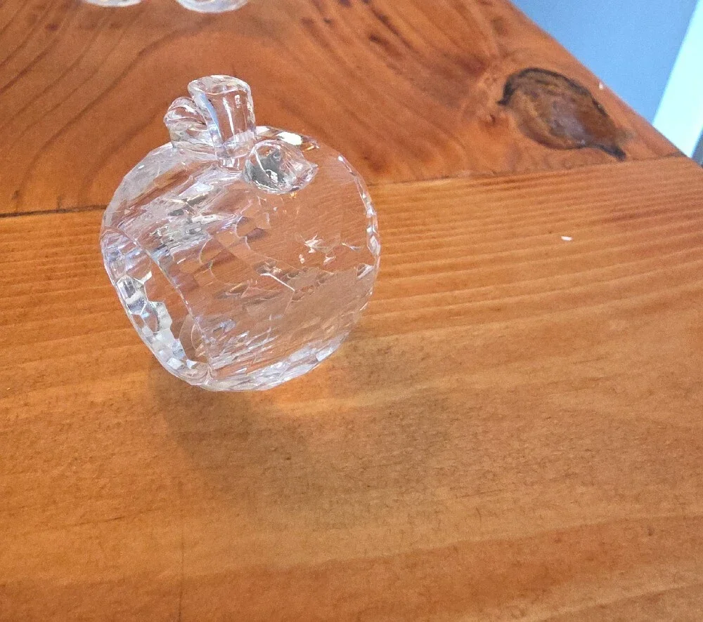 Set of 6 Clear Crystal Acrylic Apple Napkin Rings
